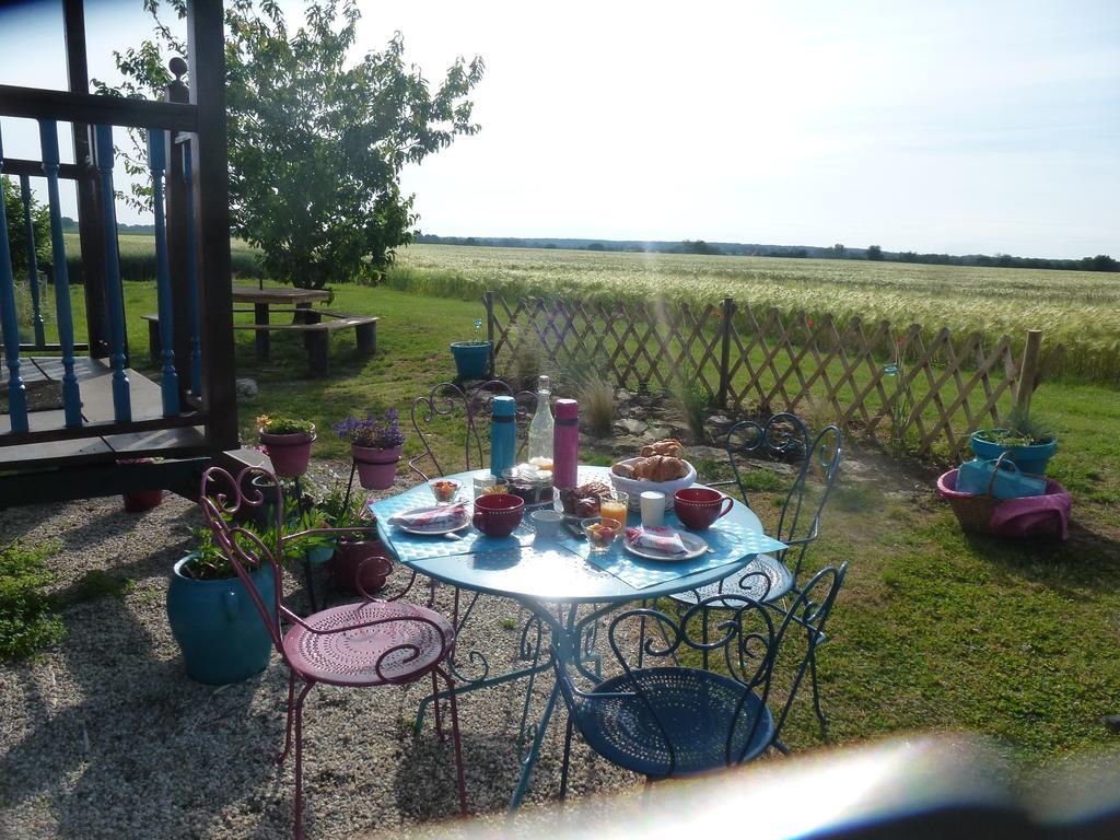 La Petite Fadette Villa Sancoins Екстериор снимка